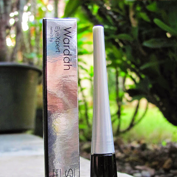 Review Wardah EyeXpert Staylast Liquid Eyeliner