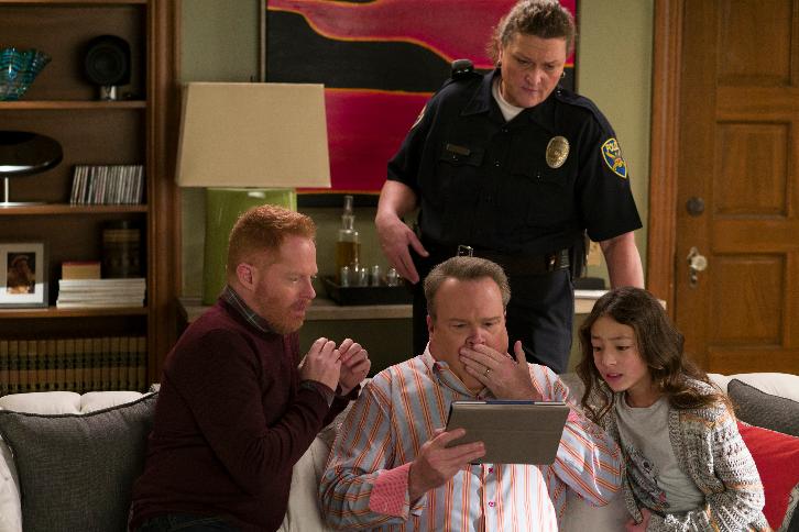 Modern Family - Episode 8.15 - Finding Fizbo - Promotional Photos & Press Release
