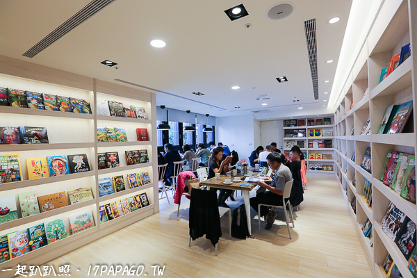 《台中.南屯》益品書屋台中館EP-BOOKS-入屋100元,不限時間、滿屋精裝書無限閱覽、飲料無限暢飲 《台中.南屯》益品書屋台中館EP-BOOKS-入屋100元,不限時間、滿屋精裝書無限閱覽、飲料無限暢飲