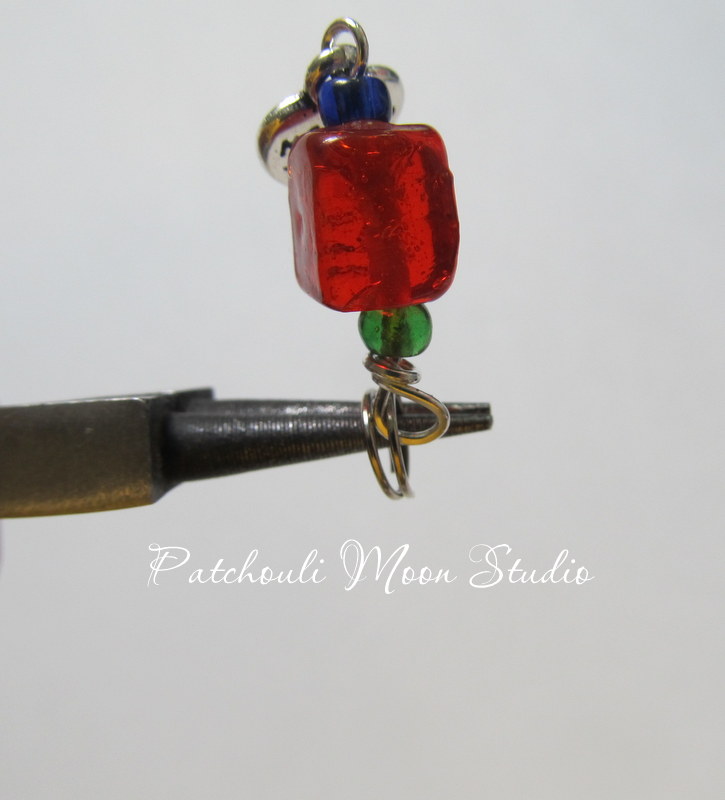 Patchouli Moon Studio Tutorial for Making a Zipper Pull With Beads & a