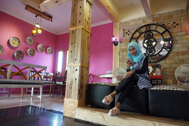 Dekorasi Cafe De Rosse Cafe De Rosse Kuliner Lampung