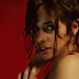 O clipe de "Never Be The Same", da Camila Cabello, parece uma sessão de fotos conceitual