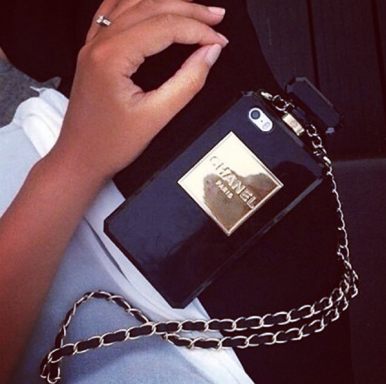 Chanel Iphone Iphonecase Iphone6scase Chaneliphonecase Chanelperfume Chanelperfumecase