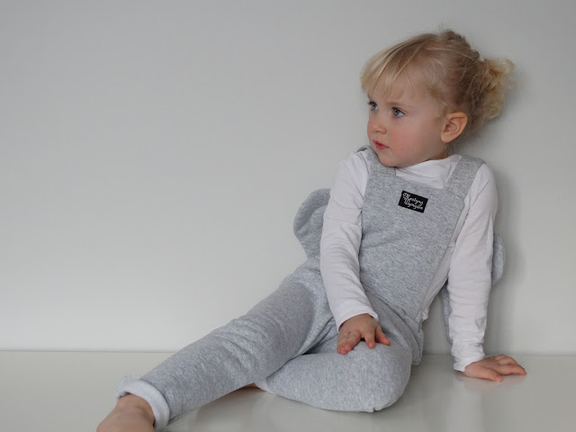 dziewczynka aniołek dziecko aniołek