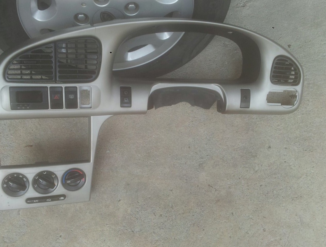 KIA SPECTRA KIA SPECTRA FULLY REFURBISHED DASHBOARD PACKAGE.