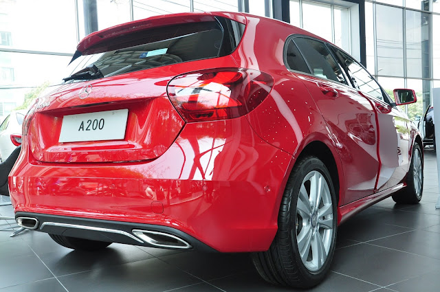 Ống xả Mercedes A200 2019 Ống xả kép thể thao trên Mercedes A200 2019