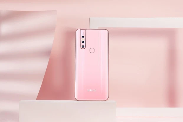 Vivo V15 in new Blossom Pink Paint Job | Available in the Philippines