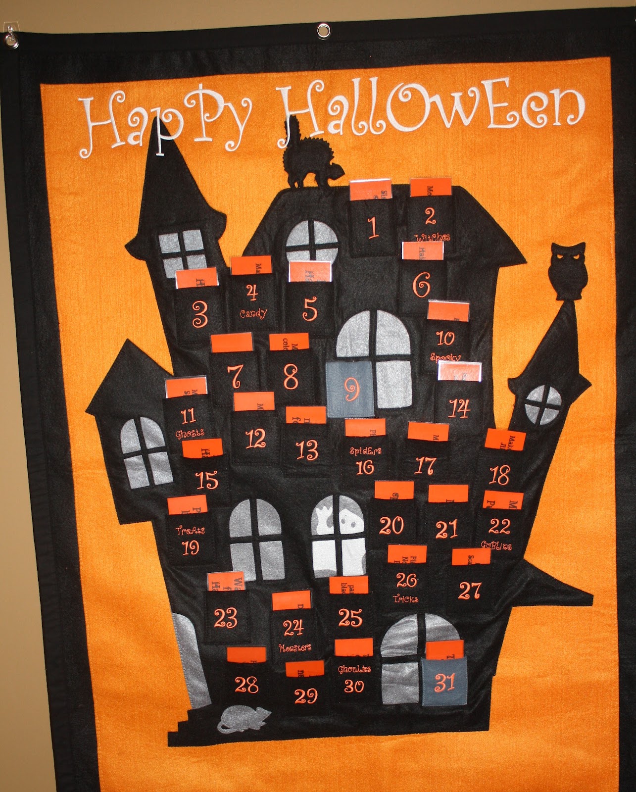 Адвент календарь фанко поп хэллоуин. Хэллоуинские адвент календарь. Домик в стиле гарри поттера. Адвент хэллоуин. Адвент хэллоуин.