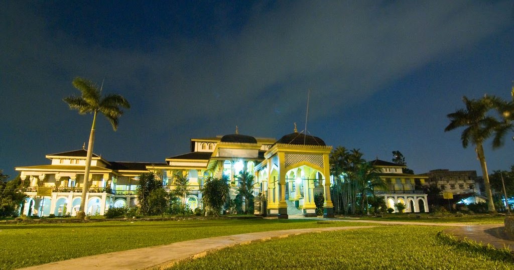 istana Maimun kota Medan | Taty Harlini