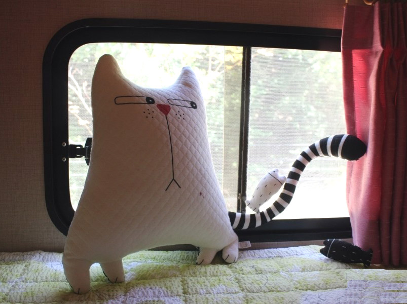 Cat Pillow Cushion. Toy Doll Home Sofa Decoration.  DIY tutorial. Необычная подушка в виде кота, инструкция по шитью