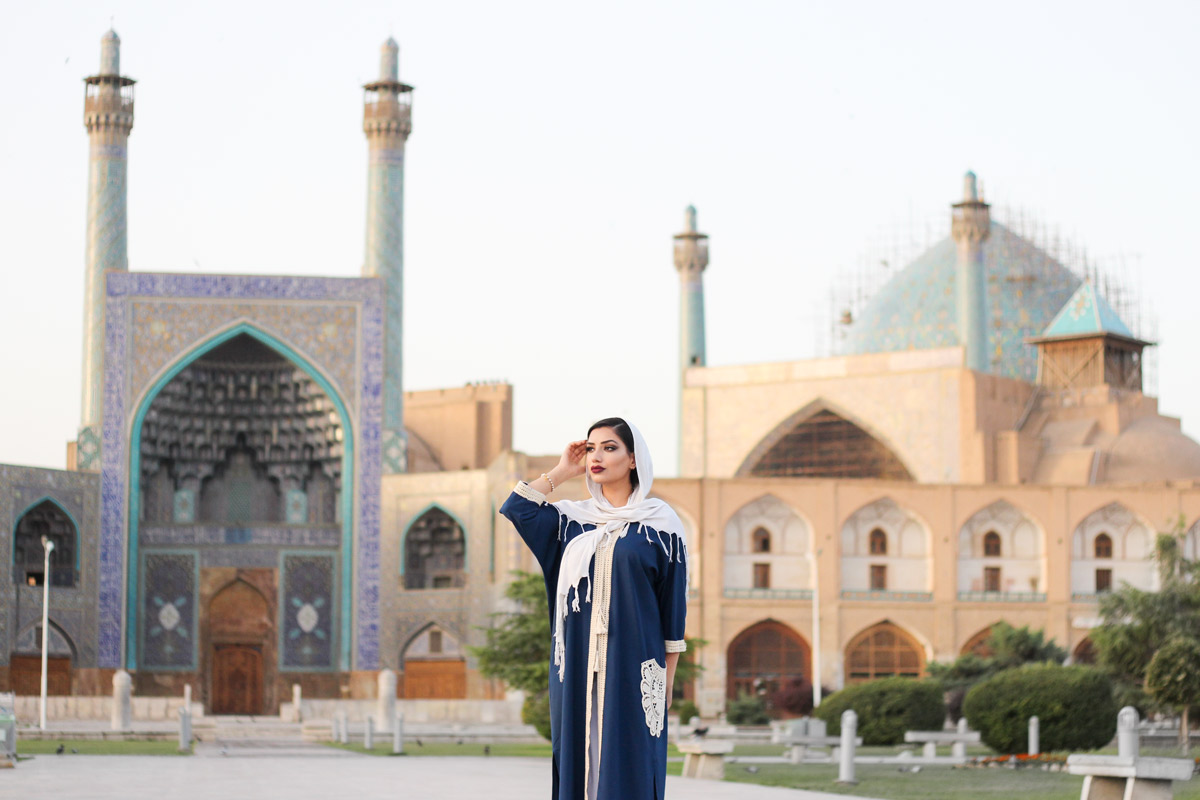 How To Dress In Iran Wie Die Iranische Sittenpolizei Dich Nicht Aufhalt It S Gilda