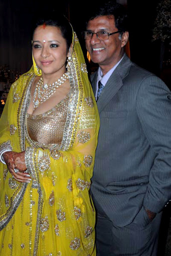 reema Sen yellow dress - reema Sen marriage reception pics