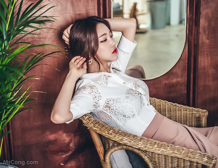 Beautiful Park Jung Yoon in the April 2017 fashion photo album (629 photos) photo 22-1