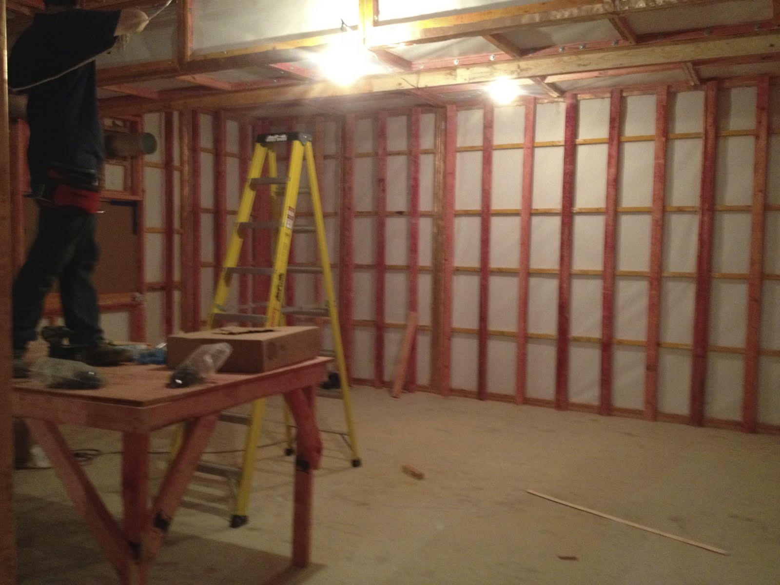 Cuadra: CONSTRUCCIÓN JAULA DE FARADAY PARA UN RESONADOR MAGNETICO 1,5