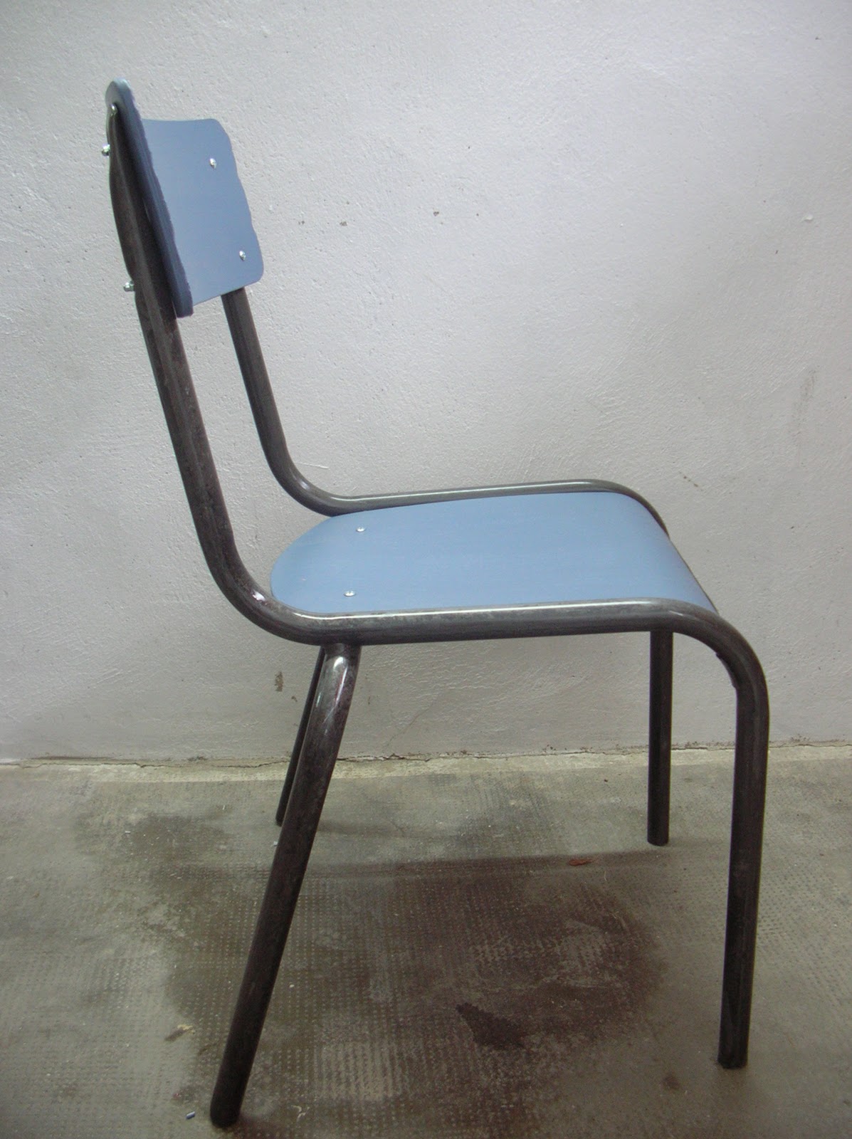 EL TALLER DE CHLOÉ: SILLAS DE ESCUELA (VENDIDAS)