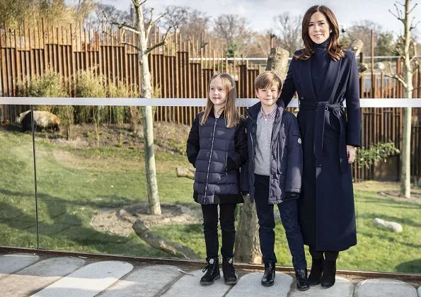 Princess Josephine and Prince Vincent. pandas Xing Er and Mao Sun. Crown Princess Mary wore Fonnesbech Avignon trench coat