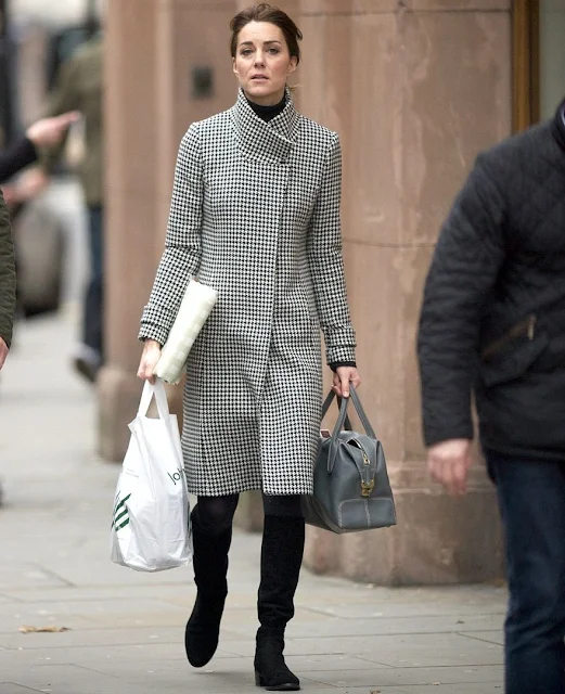 Kate Middleton stepped out for a christmas shopping trip at John Lewis in Chelsea
