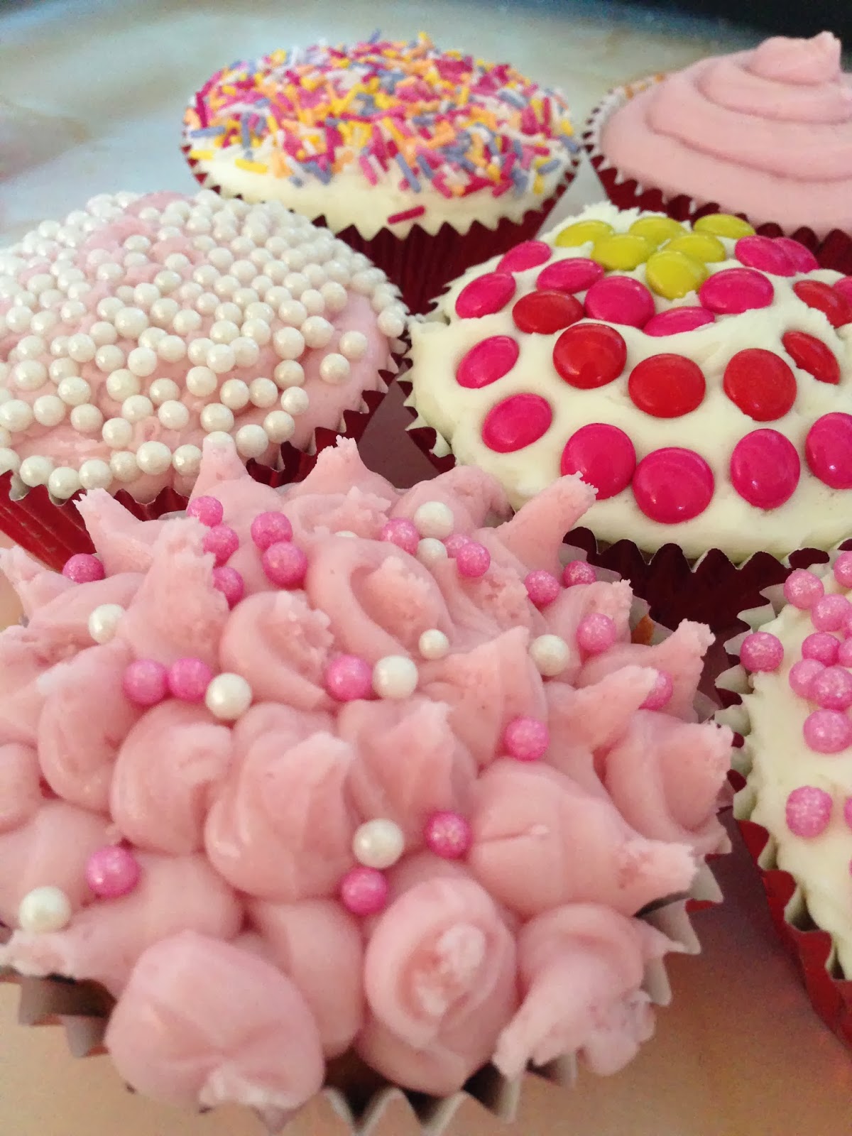 Quick and Easy Valentine's Cupcakes | The Mini Mes and Me