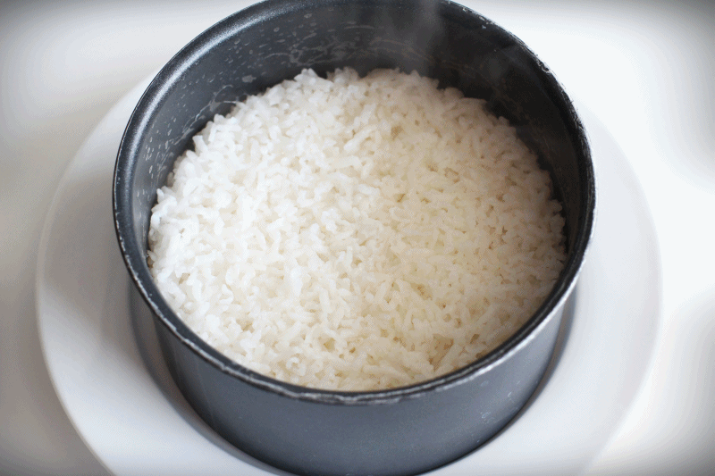cbon Riz collant dans une casserole