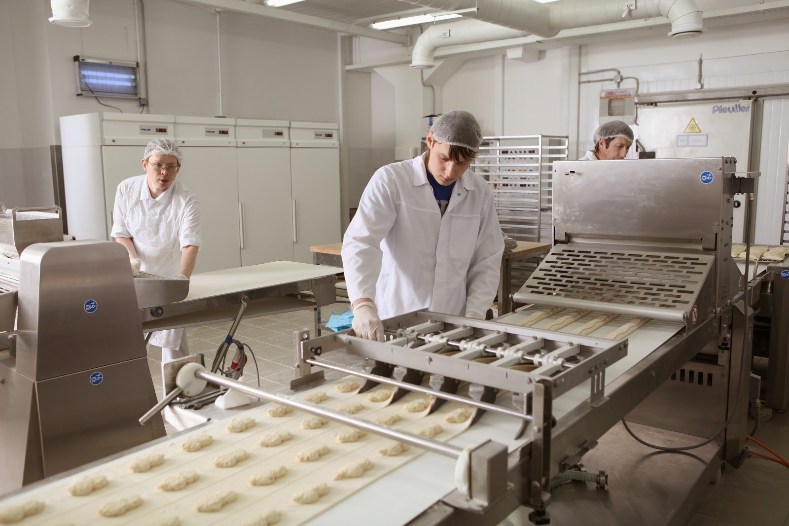 работа на предприятии без опыта для женщин. фасовка и упаковка. упаковщицы рязань вакансии. укладчик на производстве. упаковщицы рязань вакансии.