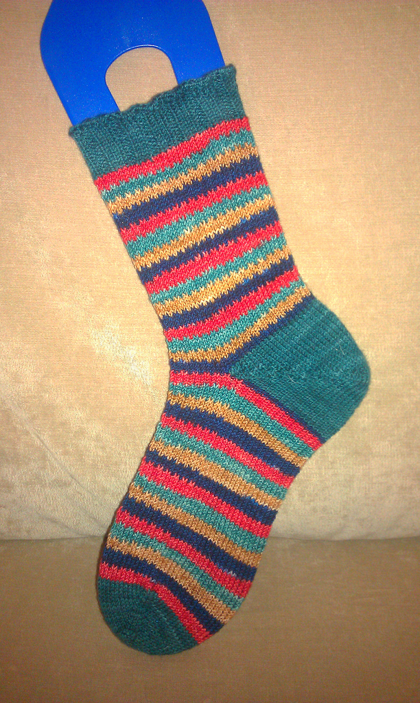 whatcha-swatchin-podcast-vanilla-bean-striping-socks-free-pattern