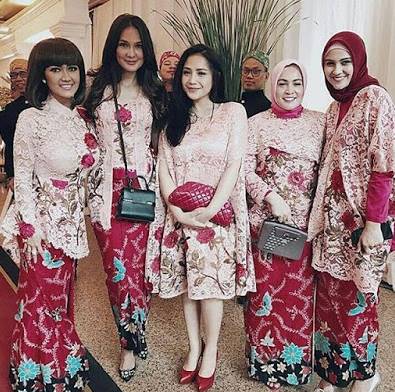 20 Contoh Kebaya  Modern  Kombinasi Batik  2019