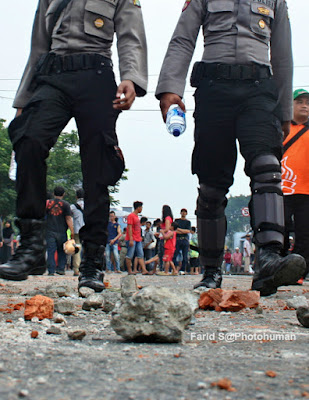 foto kampung pulo, foto human interest, penggusuran pemukiman, street fotografi foto kampung pulo, foto human interest, penggusuran pemukiman, street fotografi