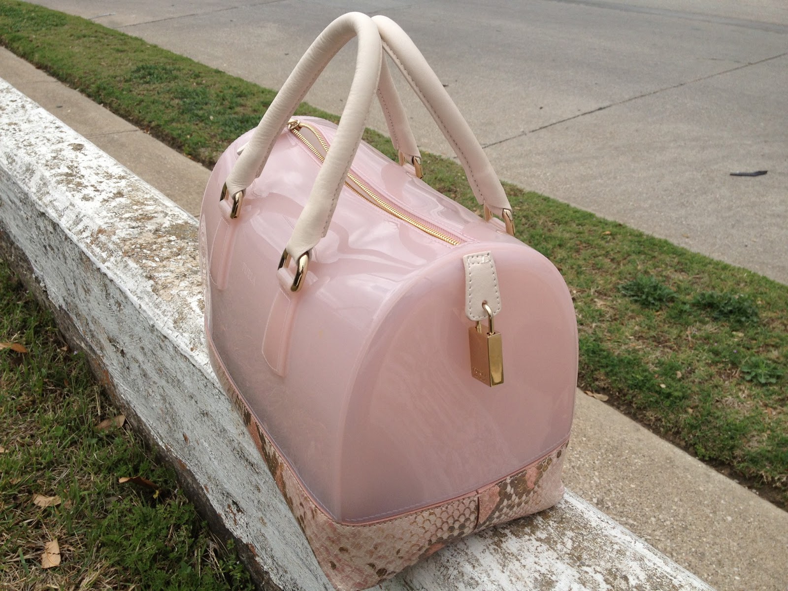 Handbag Review: Furla Candy Bag with Leather | Daydreaming