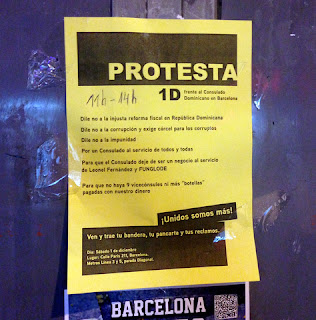 Dominicanos de Barcelona protestan contra su Consulado
