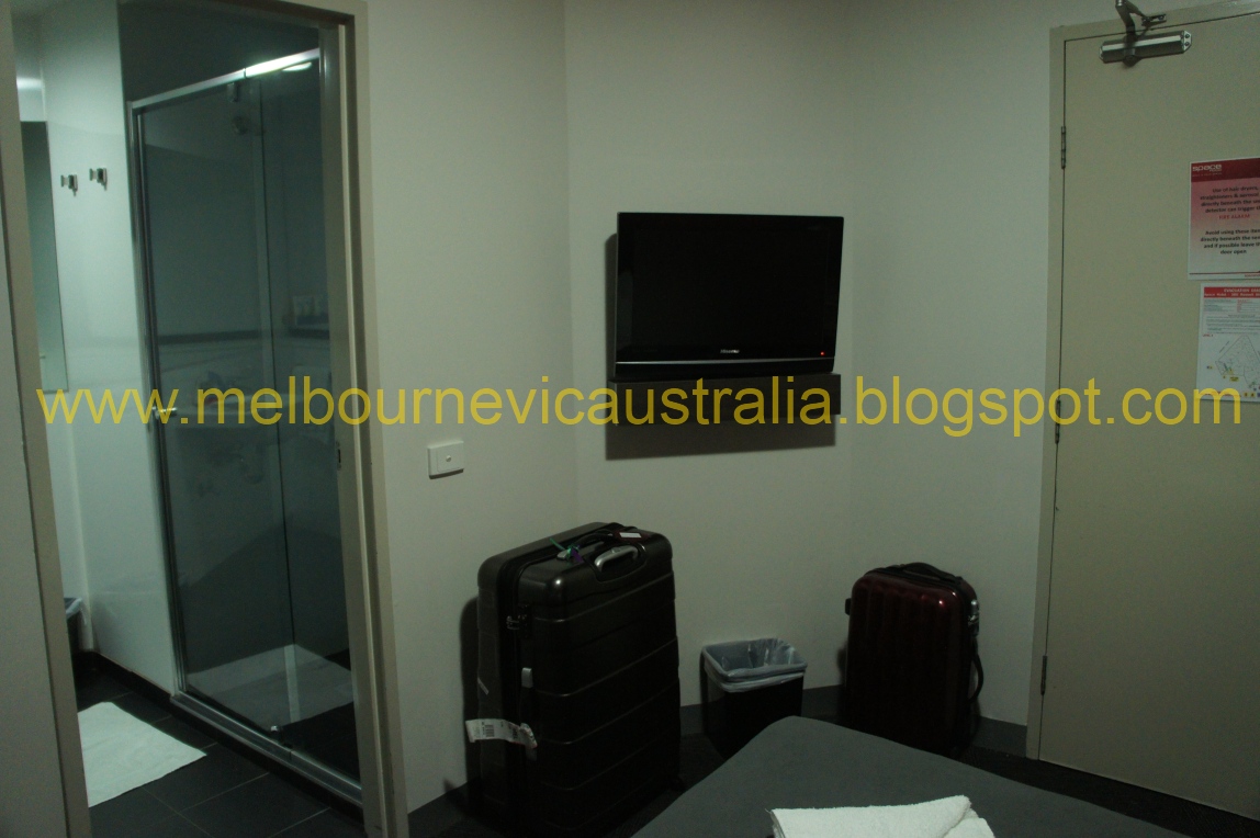 Melbourne Victoria Australia Space Hotel Melbourne Queen Ensuite Room Review