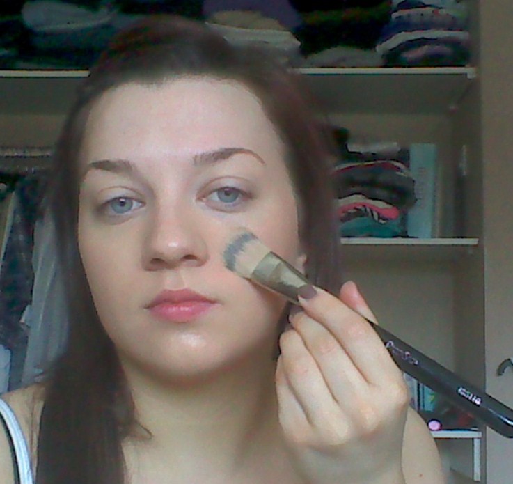 makeupbysaz Back to Basics part 2. How to apply Foundation and Find