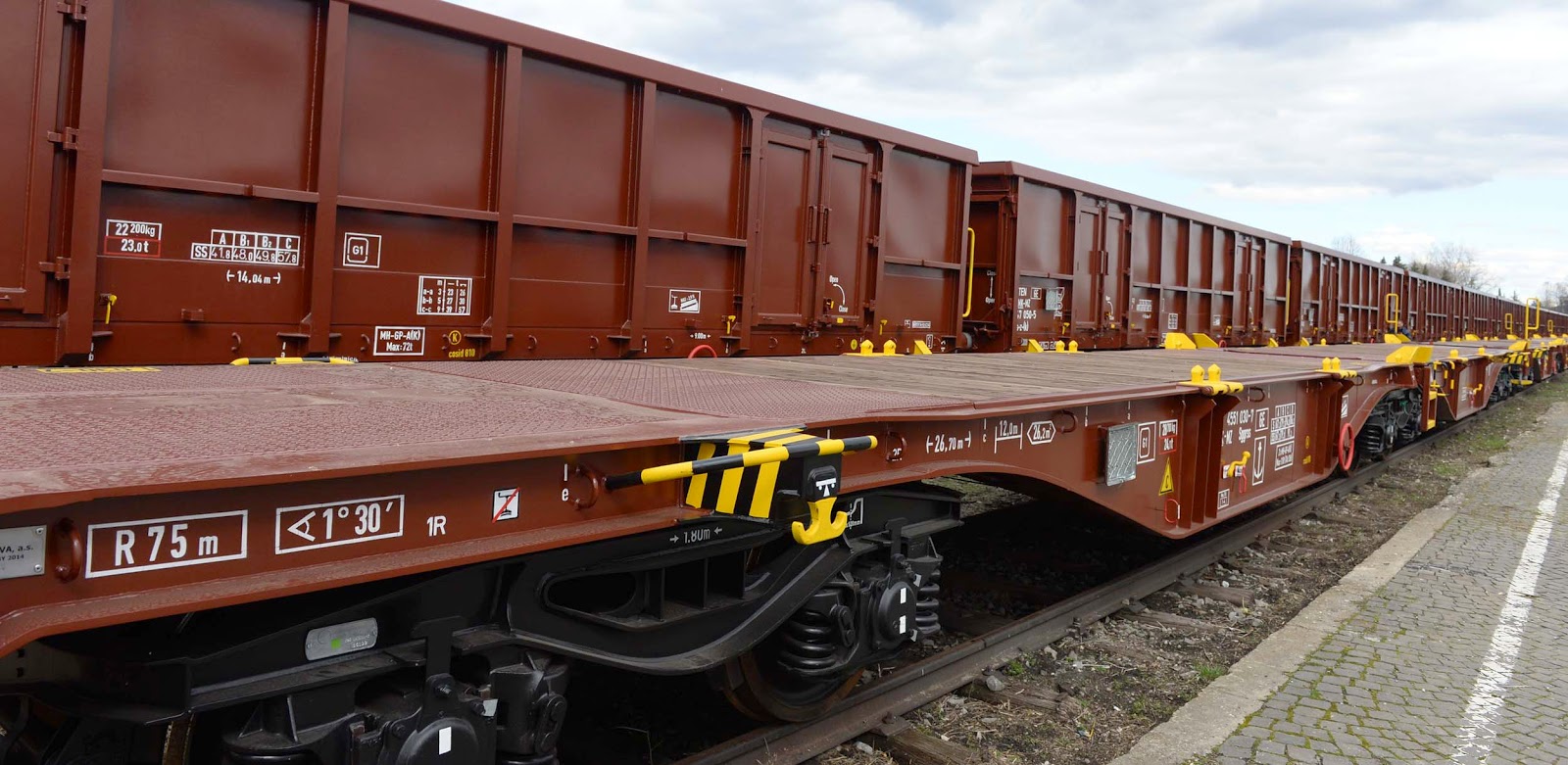 Bilder des Tages 107 Neue Güterwagen für die