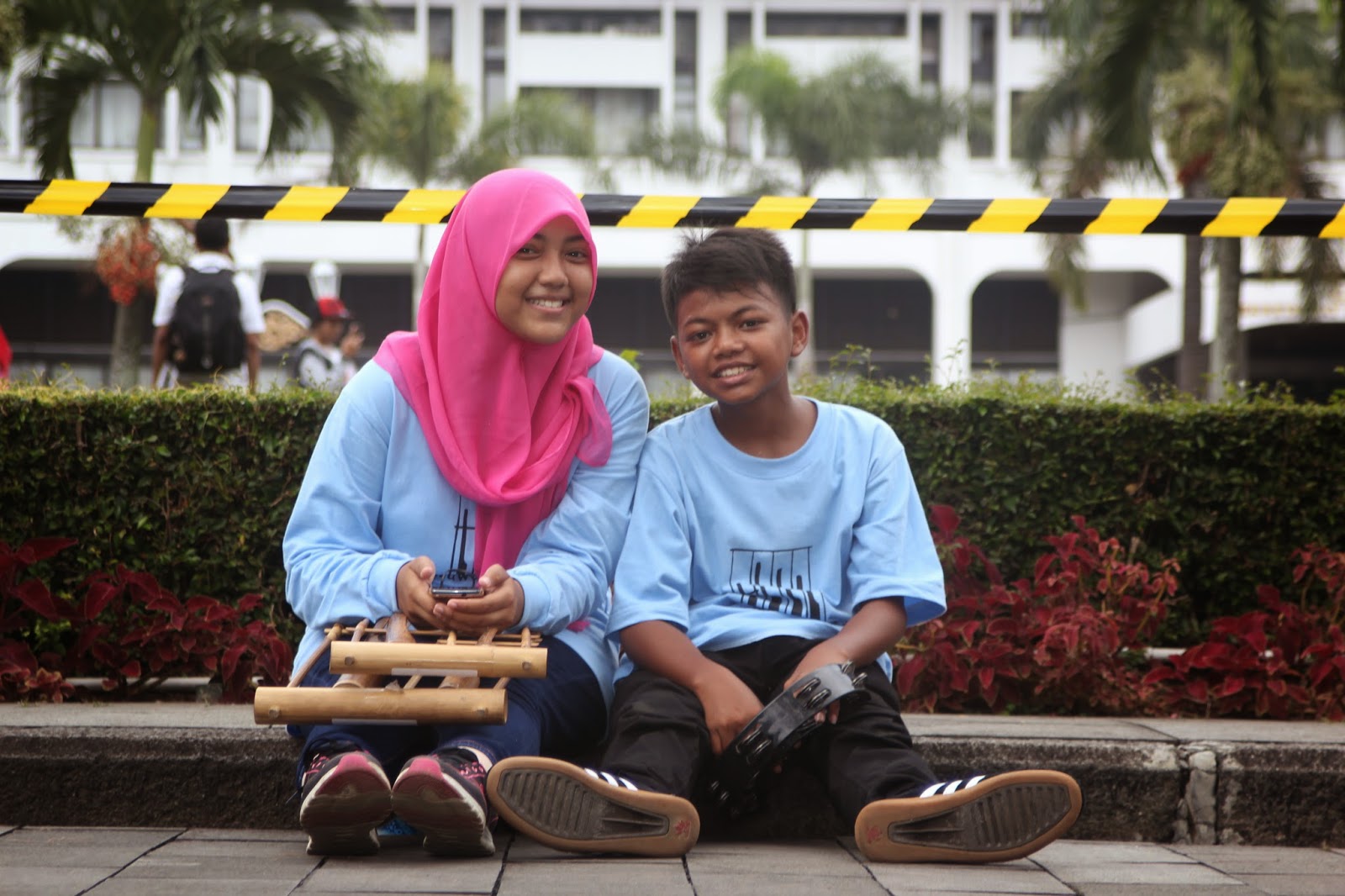 SMP NEGERI 3 KARAWANG BARAT: Penampilan Angklung SMPN 3 KARBAR PD Hari