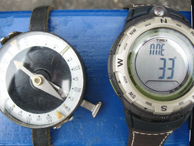 часы Timex Expedition Adventure - компас
