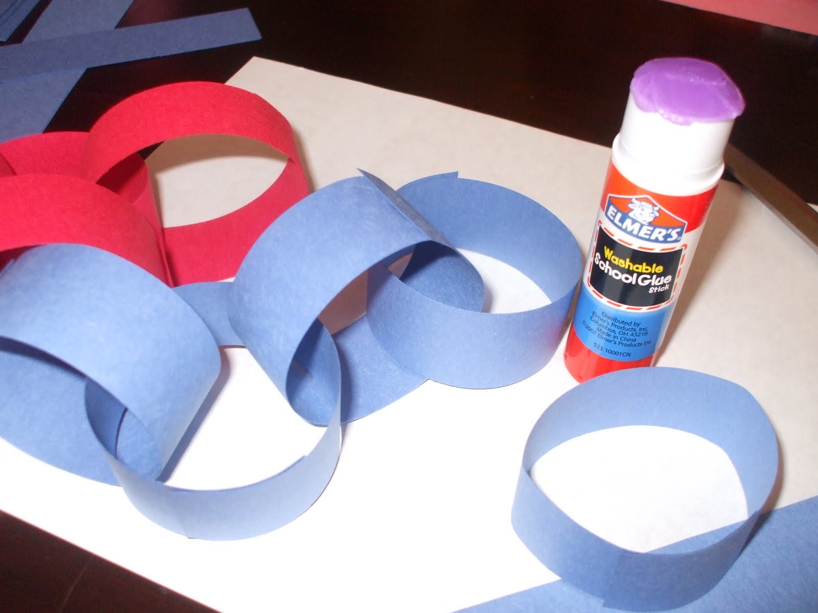 The Fine Art of Motherhood Paper Chain American Flag Craft