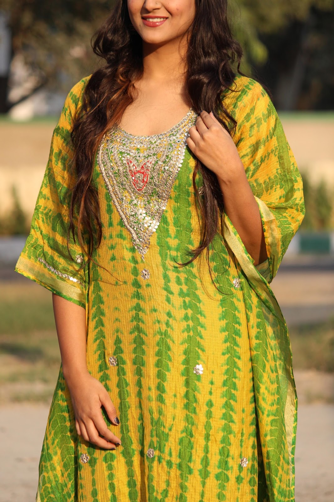 mehendi outfit for guest