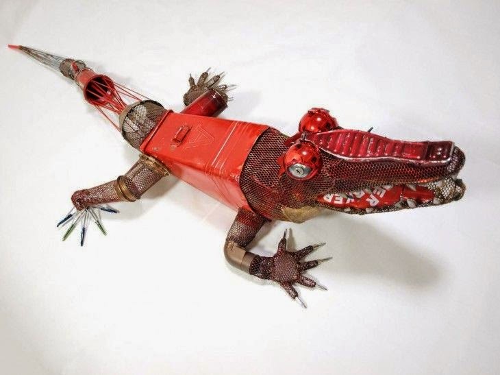 Escultura de animales con materiales reciclados