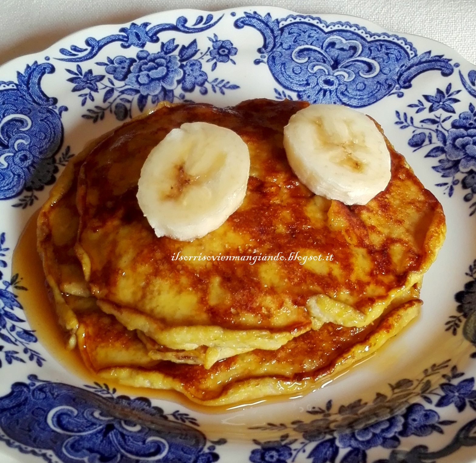 Il sorriso vien mangiando! Pancakes "magici"... in due ingredienti!