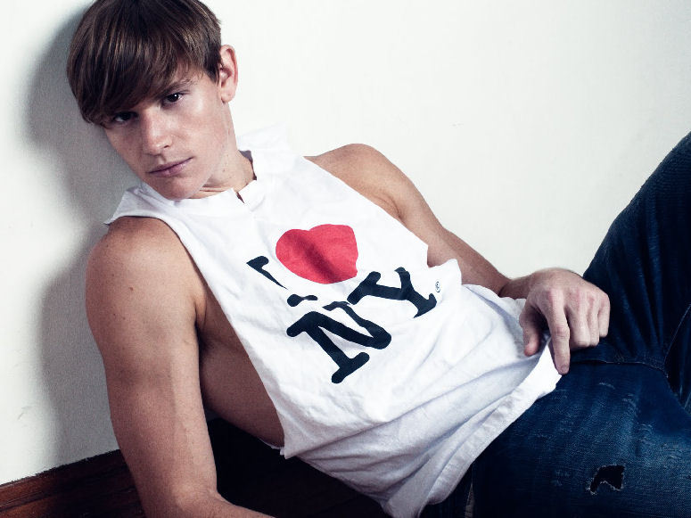 Fashion 4 men: GARRETT RAU