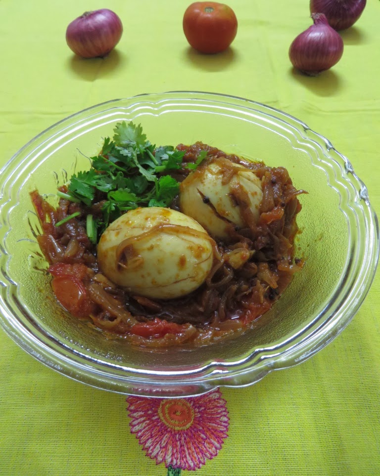 S.H.E Simple Healthy Elegant Tomato Onion Fry with Egg