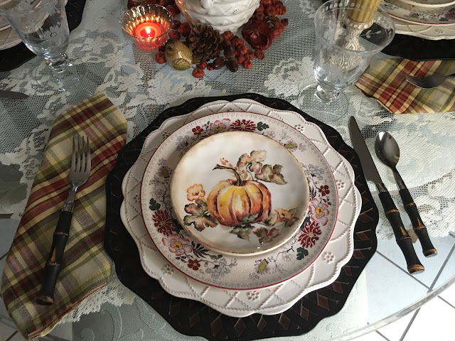 Home and Gardening With Liz: Vintage Farmhouse October Dining (T)