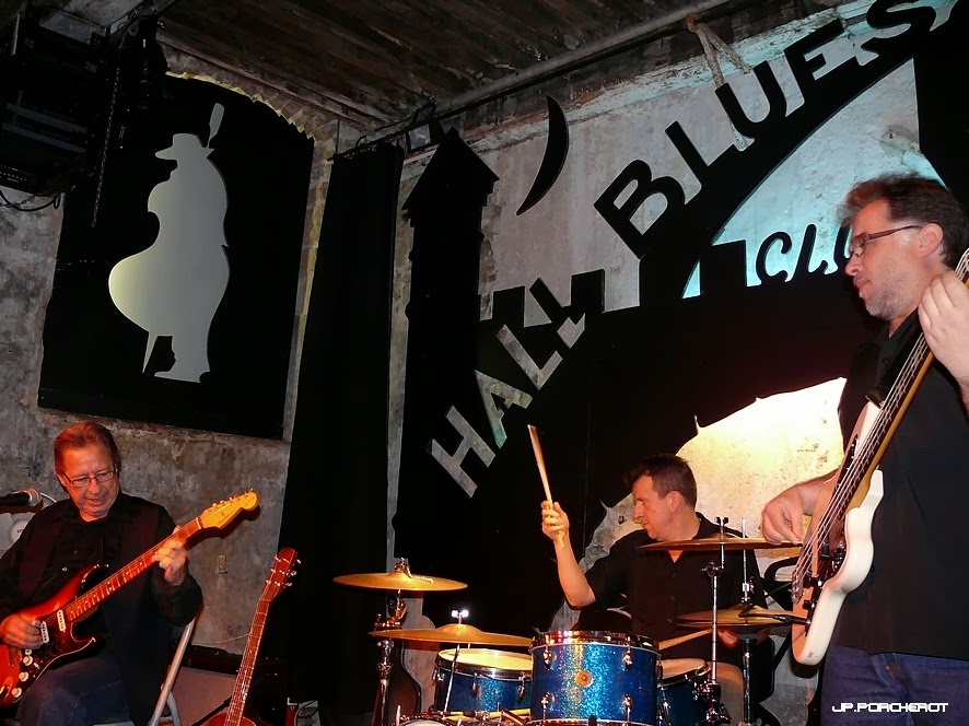 HALL BLUES CLUB Ron HACKER (USA) en concert au Hall Blues Club