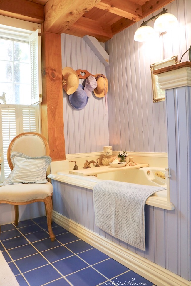 DIY wood bathtub tray adds French Country charm in master bath