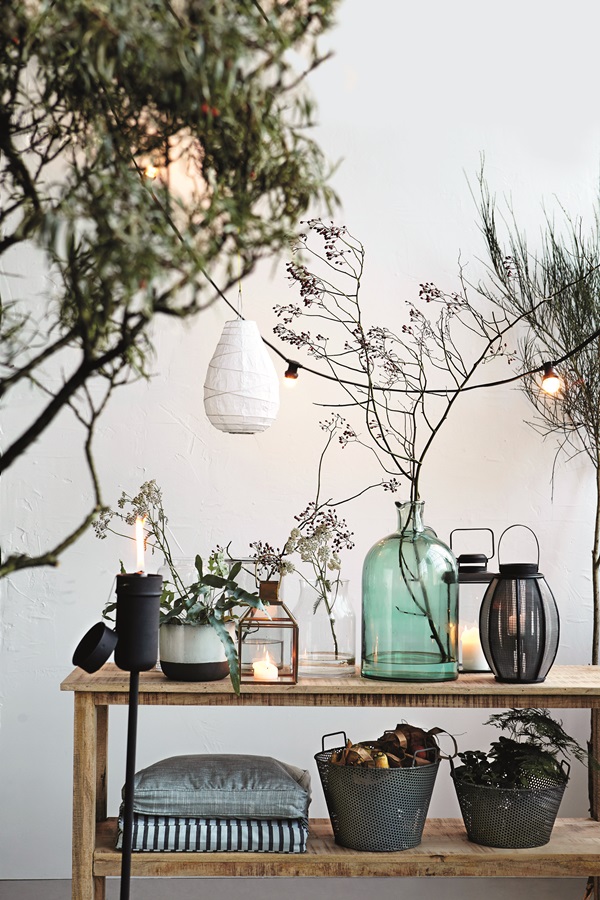 Jak wykorzystać szklane wazy do dekoracji mieszkania? 