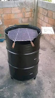 Parrillas hechas con tanques de acero reciclado