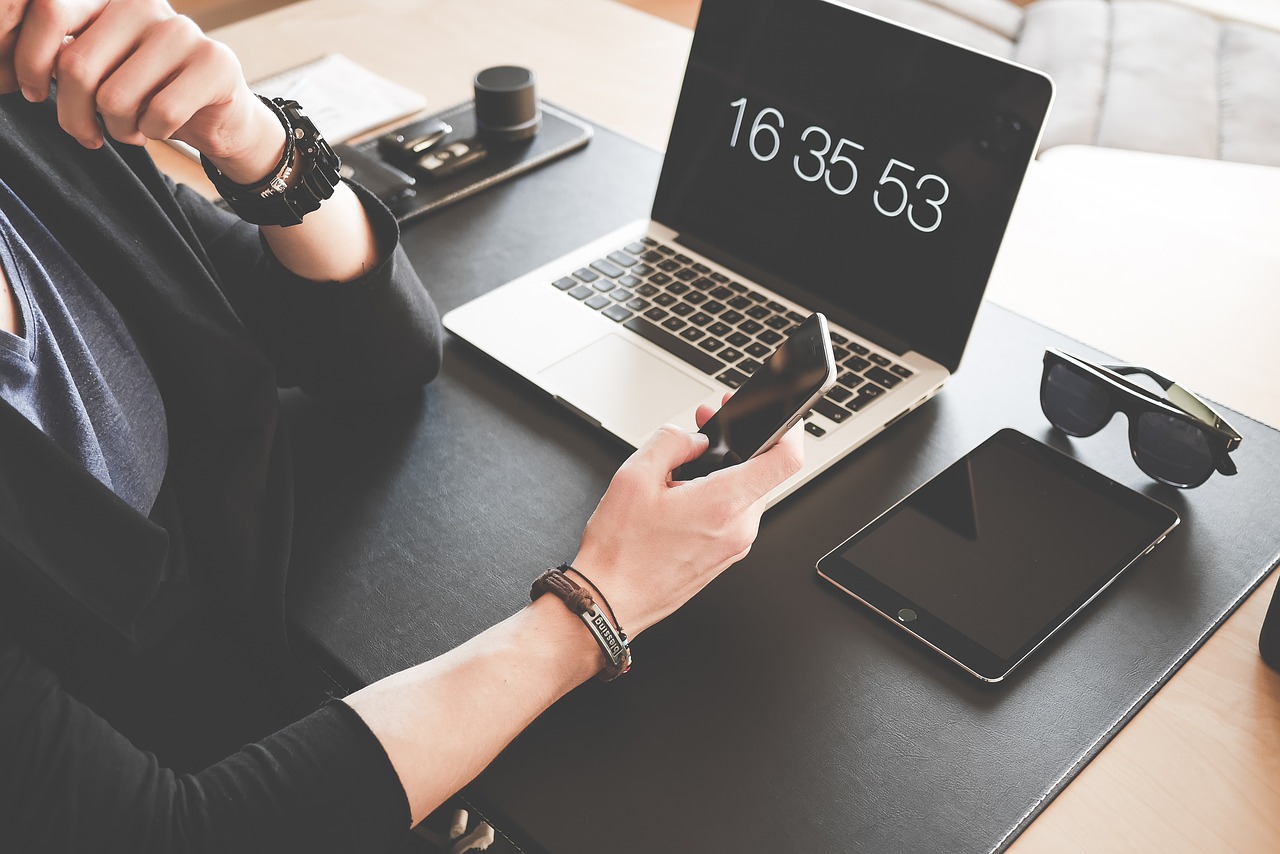 How To Set Up A Stunning Work From Home Luxury Office Space Ransbiz