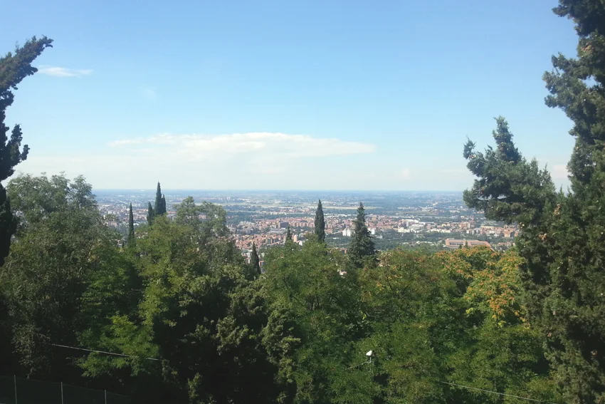 Widok na Bolonię z sanktuarium Madonna di San Luca