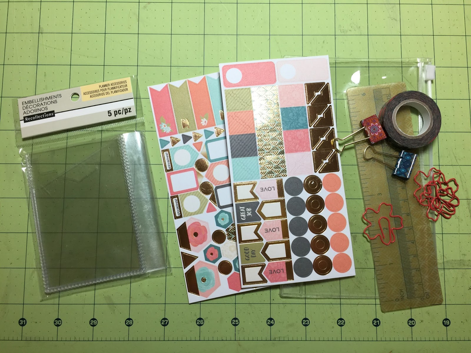 A Creative Operation Zipper Pocket for your Happy Planner