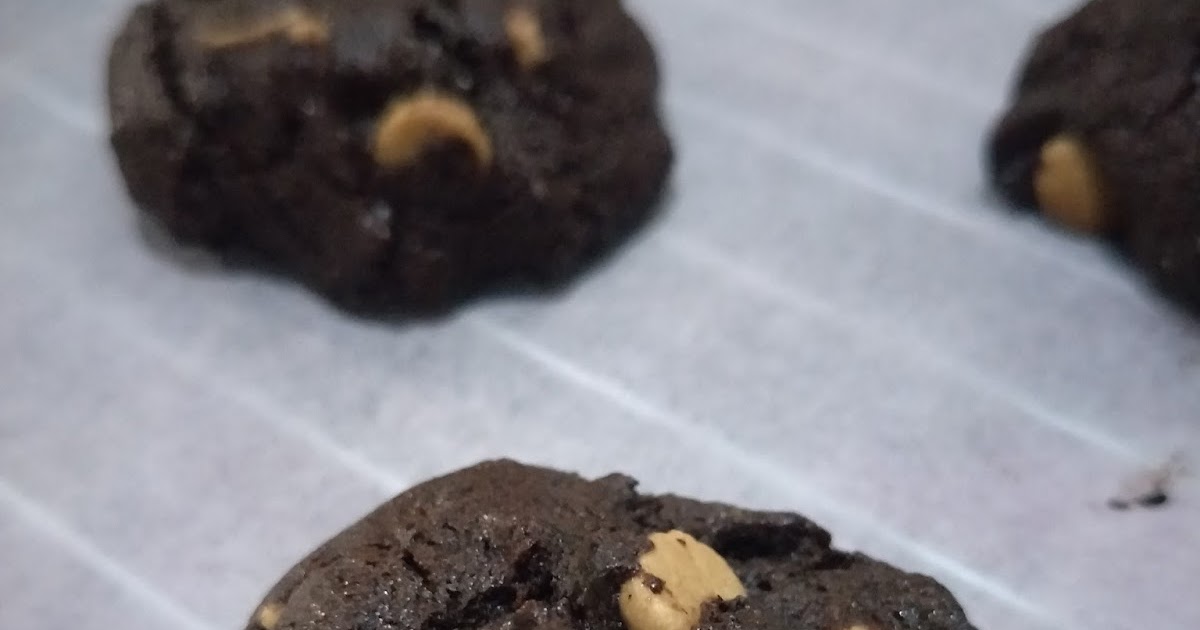 Mia Bakes Chocolate Wholegrain Buckwheat Peanut Butter Chip Cookies