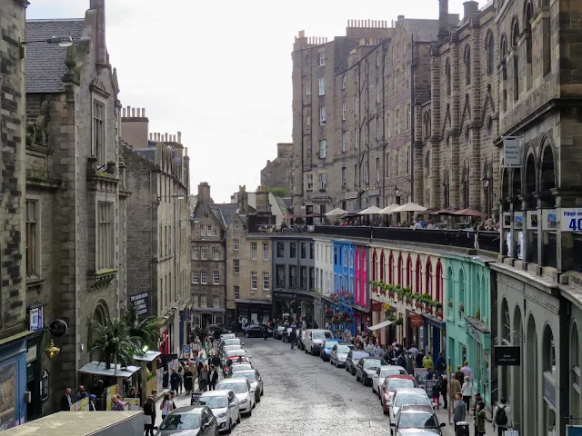 Summer in Edinburgh Scotland: colorful buildings in Edinburgh Old Town